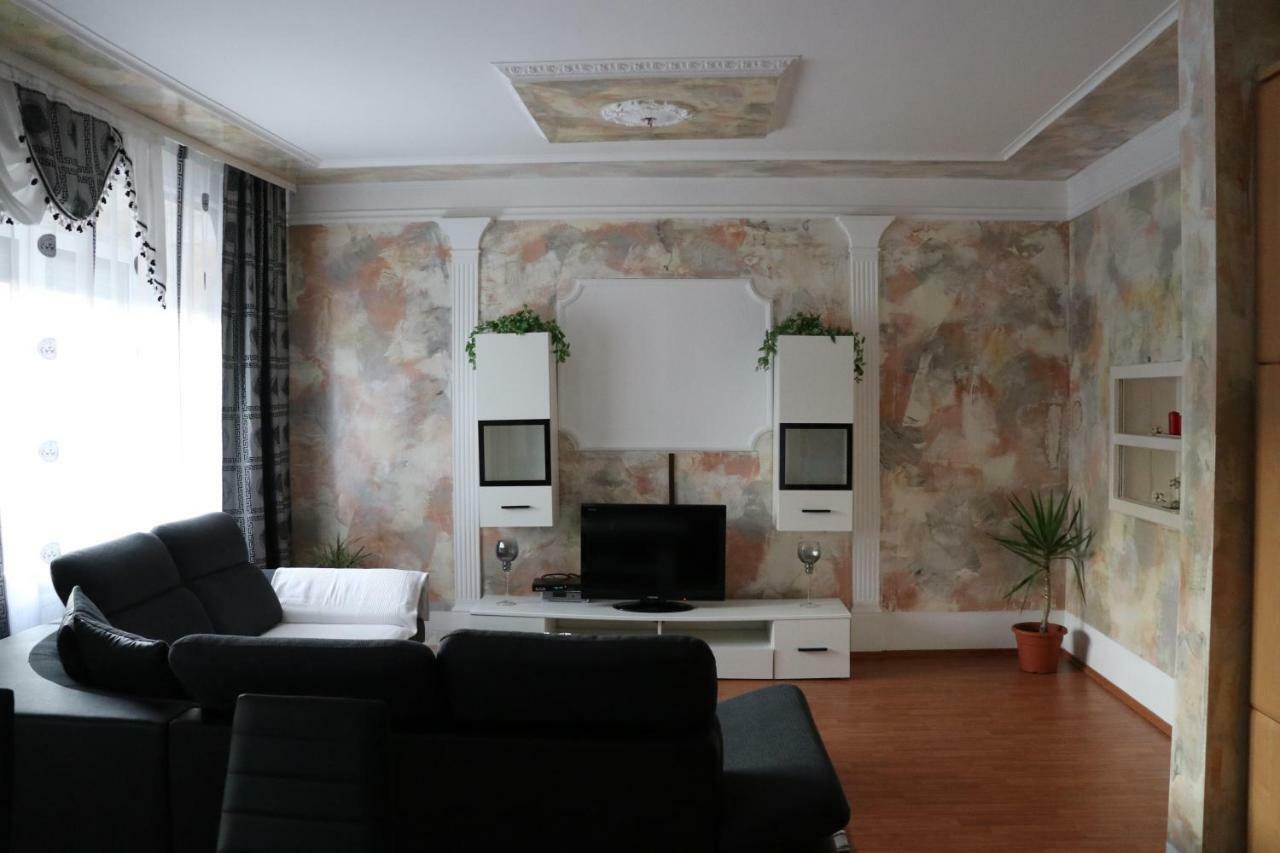 The Lakehouse Villa Neusiedl Am See Wienerstrasse 8 ภายนอก รูปภาพ
