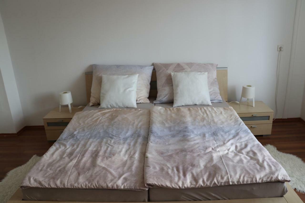 The Lakehouse Villa Neusiedl Am See Wienerstrasse 8 ภายนอก รูปภาพ