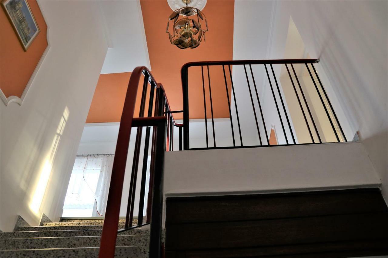 The Lakehouse Villa Neusiedl Am See Wienerstrasse 8 ภายนอก รูปภาพ