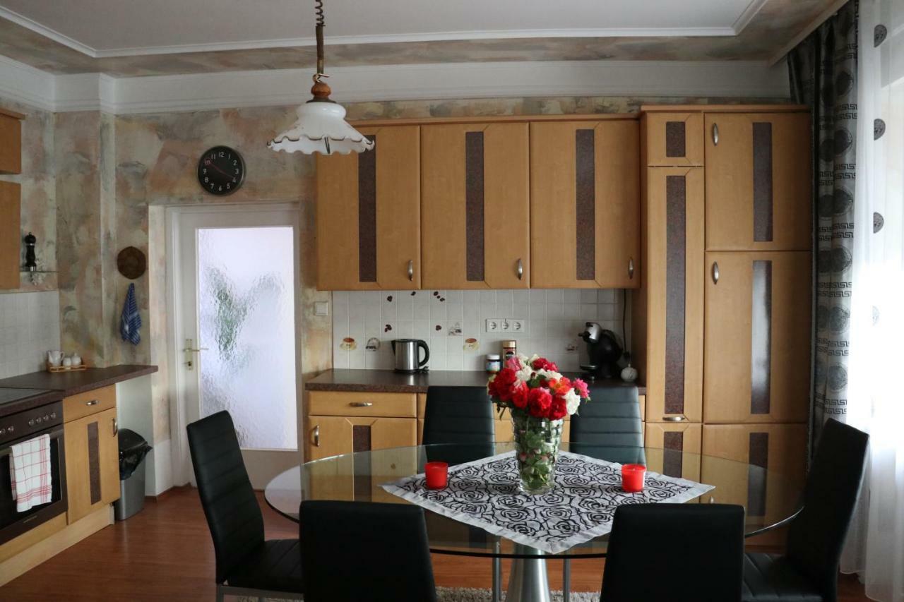 The Lakehouse Villa Neusiedl Am See Wienerstrasse 8 ภายนอก รูปภาพ