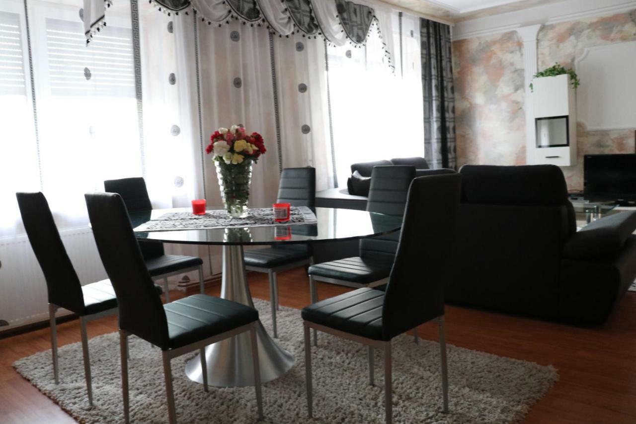 The Lakehouse Villa Neusiedl Am See Wienerstrasse 8 ภายนอก รูปภาพ