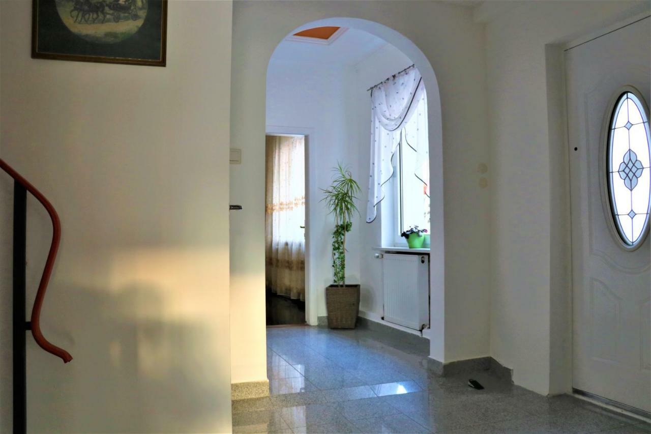 The Lakehouse Villa Neusiedl Am See Wienerstrasse 8 ภายนอก รูปภาพ