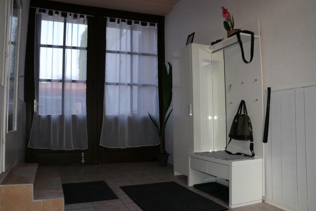 The Lakehouse Villa Neusiedl Am See Wienerstrasse 8 ภายนอก รูปภาพ